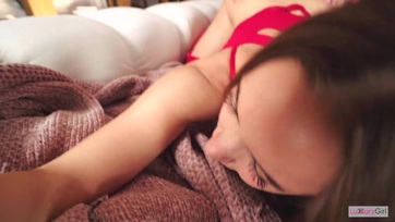 Eleinte csak hesszeltem a kiéhezett luvnyámat de aztán leszopikáztattam és persze megkuffantottam Thumb