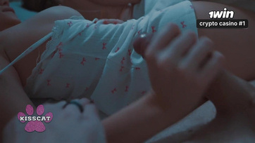 Vajon megkefélte éjszaka a szunyáló szajhája háta mögött a ribis nevelt lánya szűköcske lyukát? Thumb