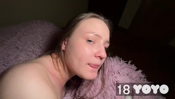 A nanám jókiállású fickója éjjel bejött a szobámba hogy beletüzeljen a passzentos buxámba Thumb